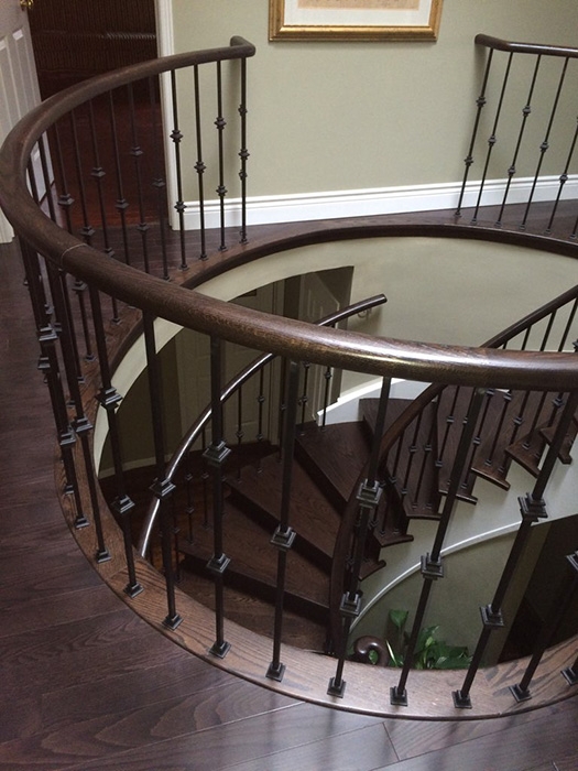 hardwood-installation-metal-spindles-hardwood-custom-make-nosing-solid-oak-newel-post-curved-nosing-installation-in-pickering